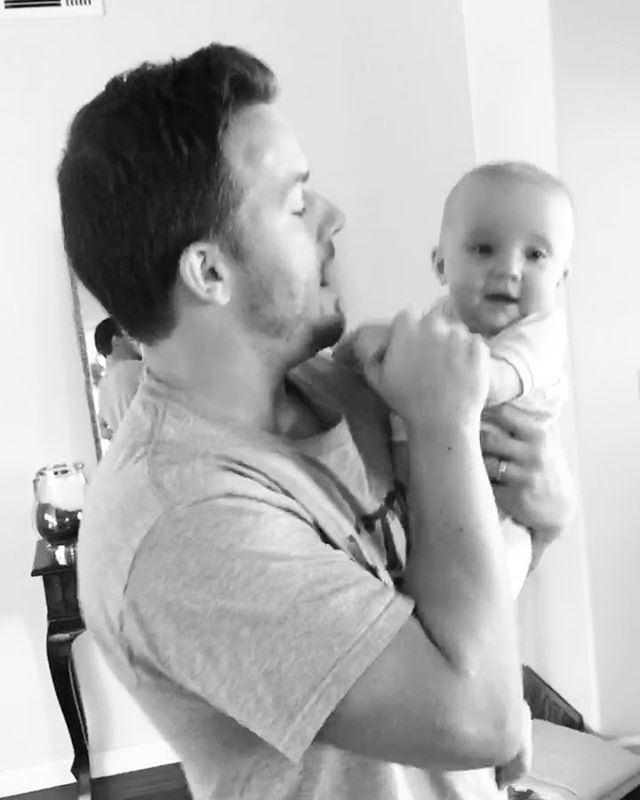 Always dancing and singing to his girls and always making them smile and laugh. A really, really good dad right there. Happy Father&rsquo;s Day to this one. 🏆 @andrew.atkins7