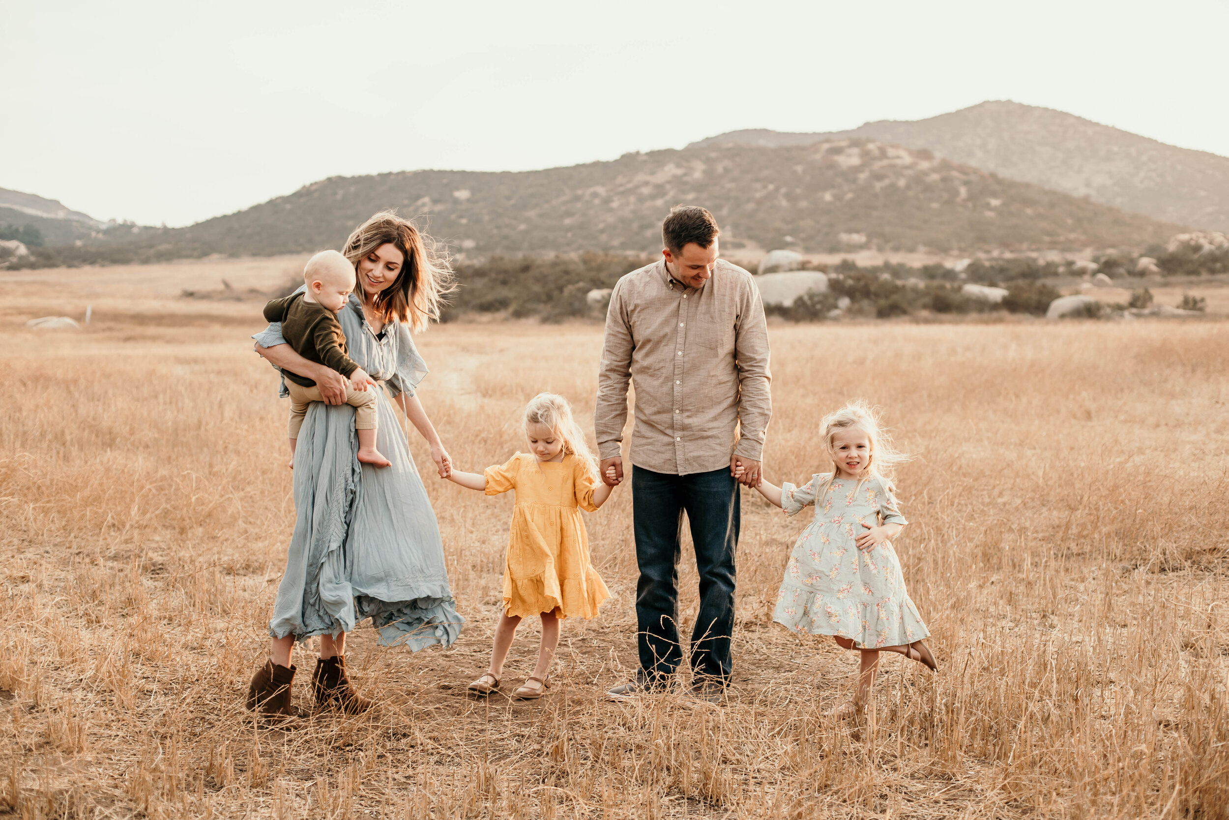 TIPS FOR TAKING FAMILY PHOTOS