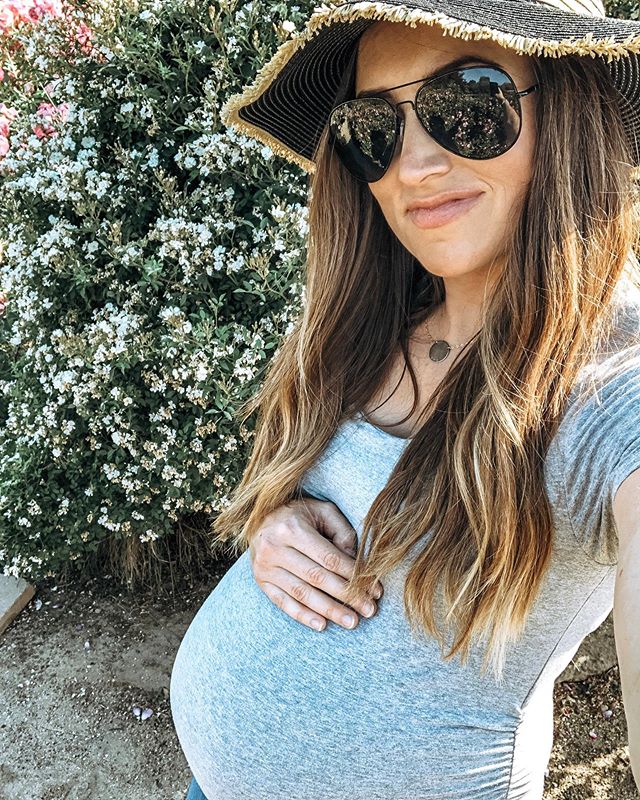 Well hello 37 weeks! I have a check up appointment with my doctor later so we’ll see how little guy is doing! And I might start packing my hospital bag. A lot of you always ask what I packed when I had the girls and I packed a lot but used nothing!! I think it may be because I had a c-section and maybe because there were two babies so I was just hot mess express the whole time. But pretty sure I just used chapstick, dry shampoo and shampoo and conditioner once. 💁🏼‍♀️ Maybe I’ll actually change out of my hospital gown this time around!